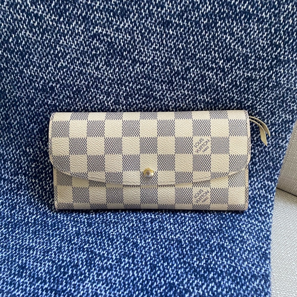 Louis Vuitton Damier Azul Emilie Wallet